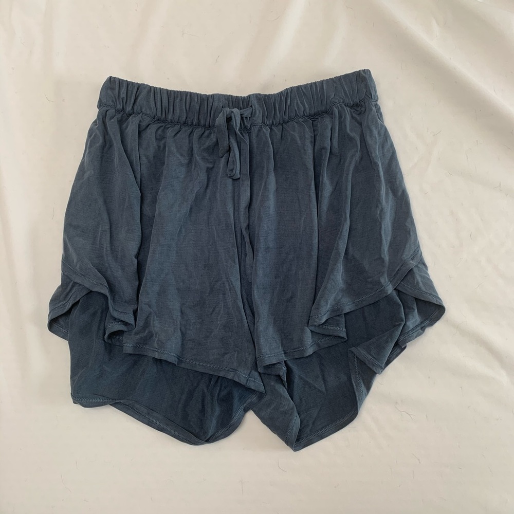 Lululemon Flow in Elegance Short